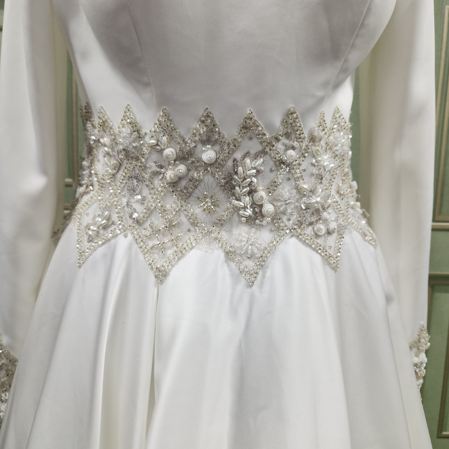 White English Bridal Dress/ Designer: Lenovia