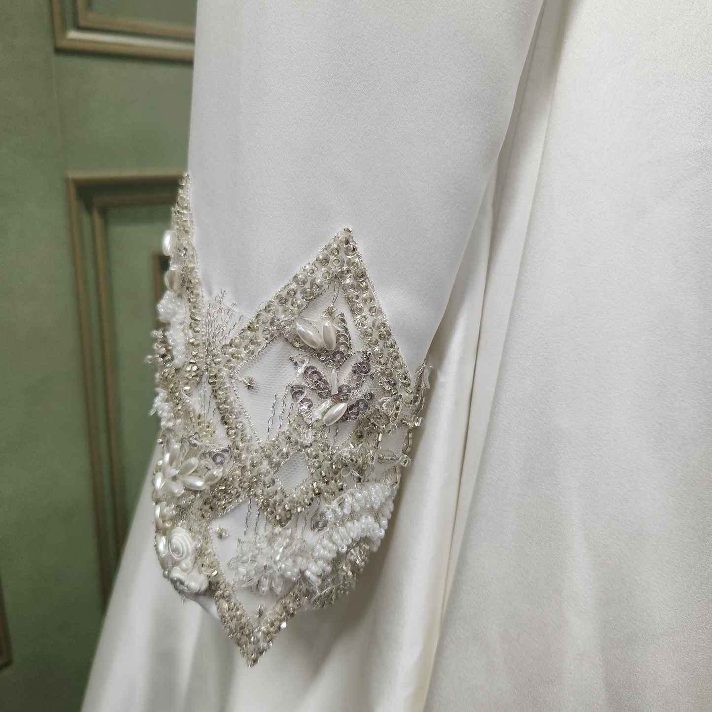 White English Bridal Dress/ Designer: Lenovia