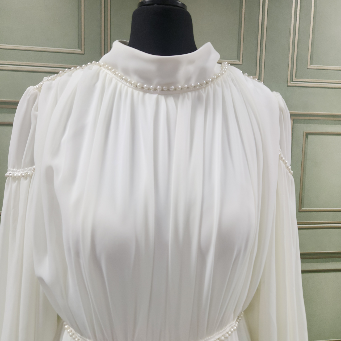 White English Bridal Dress/Designer: Hennin