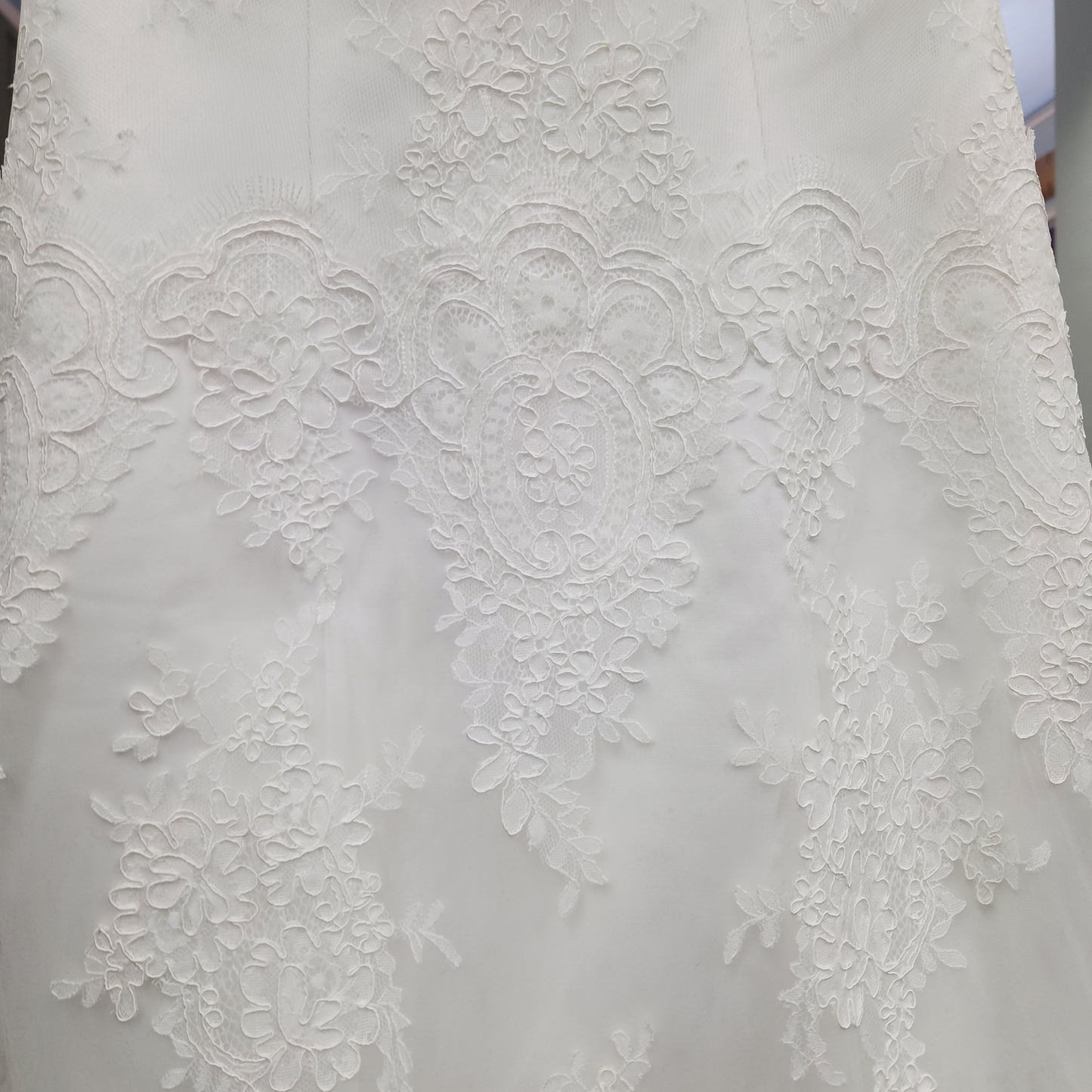 White English Bridal Dress/ Designer: Lenovia